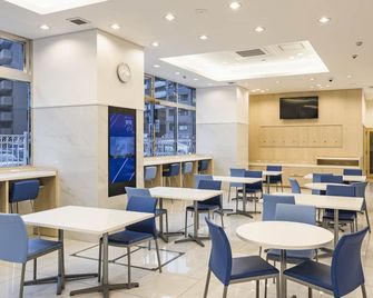 Toyoko Inn Kita-asaka-eki Nishi-guchi - Asaka - Restaurante