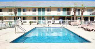 椰林汽車旅館 - 巴拿馬市海灘 - 巴拿馬城海灘 - 游泳池