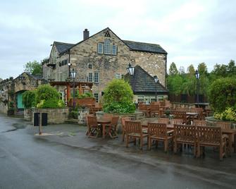 Premier Inn Huddersfield North - Huddersfield - Budova