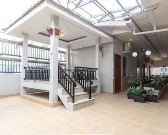 Hotel O Aljadid Masjid Raya Al Mashun Medan - 6 Hour Stay - Medan