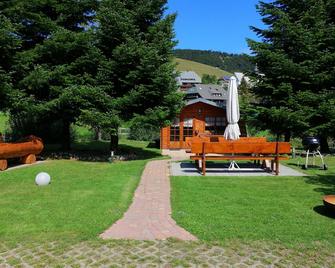 TIME OUT - so close to heaven Apartment in Hofsgrund on the Schauinsland - Oberried - Innenhof