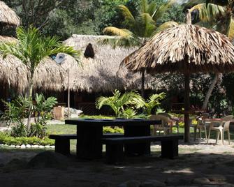 Tayrona Paradise - Los Naranjos - Patio