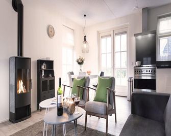 Holiday Home in Wissenkerke Near Beach - Wissenkerke - Living room