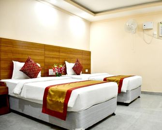 Royal Sujata Inn Hotel - 100 Mtr. from Mahabodhi Temple - Bodhgaya - Schlafzimmer