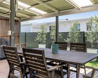 Wattleseed - 4 Wattle Street - Evans Head - Patio