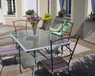 Apartment Near Disneyland paris. and boutigny golf course with terrace - Sancy-les-Meaux - Patio