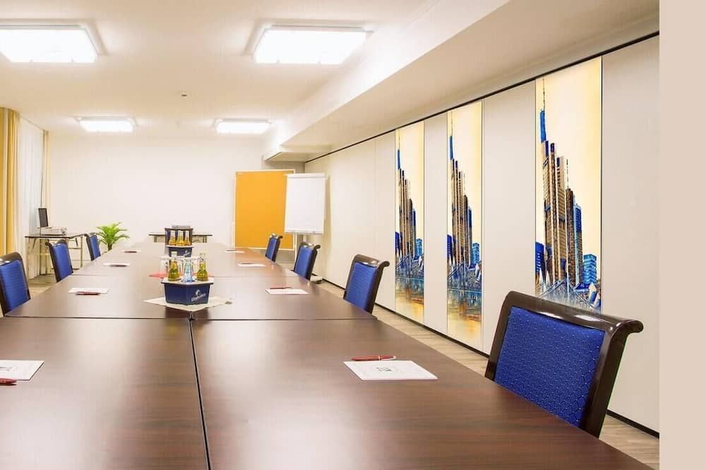 Naam Hotel & Apartments Frankfurt City-Messe Airport - פרנקפורט אם מיין - חדר ישיבות