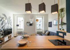 Charming and design apt in the centre of Marseille - Marseille - Dining room