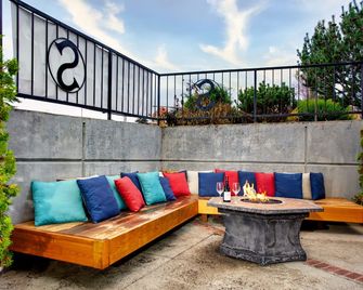 Stratford Inn - Ashland - Patio