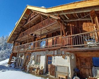 In a Beaufortain alpine chalet - Villard-sur-Doron - Bâtiment
