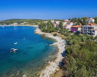 Apartment 3 Cuori - In The Middle Of The City Center And Sea - Pula - Strand
