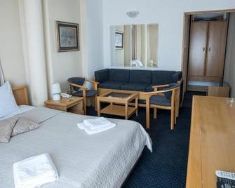Garni Hotel Panorama Lux - Niš - Schlafzimmer