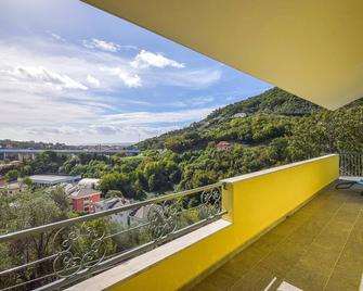 Lovely Home In Chiavari With Wifi - Chiavari - Balcon