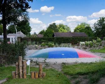 Nice Tentlodge With Veranda, 2km From the Efteling - Kaatsheuvel - Piscine