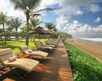 ذا سمايا سيمينياك بالي - كوتا - شرفة مرصوفة