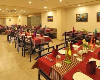 The Basil Park - Bhavnagar - Restaurant