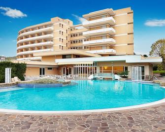 Hotel Sporting Resort - Galzignano Terme - Zwembad