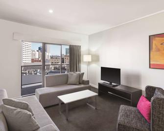Adina Apartment Hotel Perth Barrack Plaza - Perth - Living room