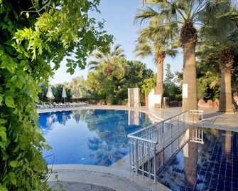 M.C Mahberi Beach - Alanya - Pool