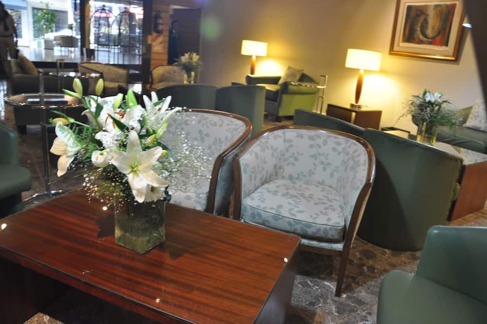 Carlton Hotel