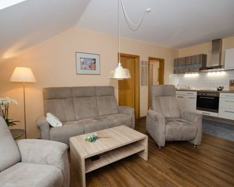 Apartment-Private Bathroom-Garden View - Leer - Salon