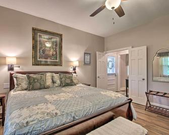 Family Home with Fire Pit, 2 Mi to Lake Access - Lexington - Bedroom