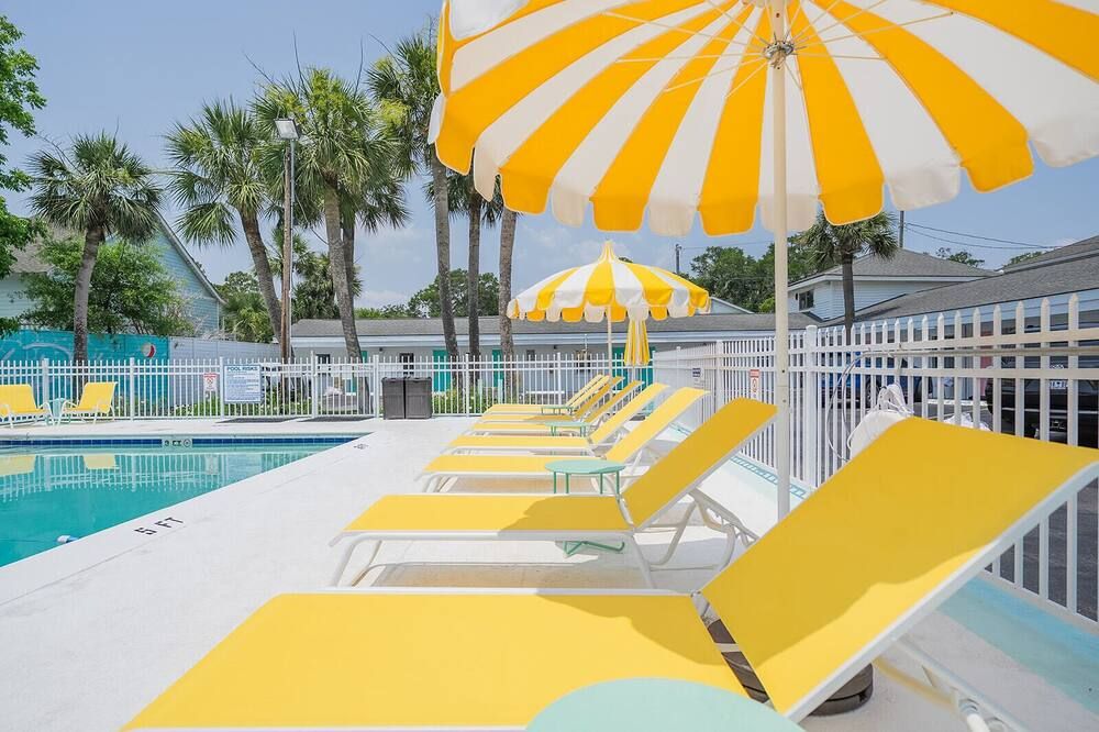 رويال بالمز موتل - تيبي ايلاند - حوض السباحة