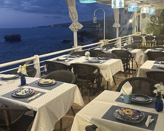 Le Blanc Bleu - Hâlât - Restaurant