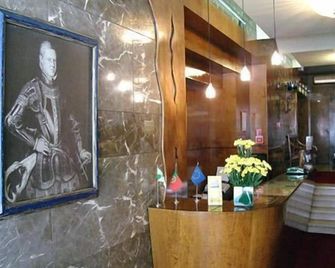 Hotel Vice-Rei - Porto - Front desk