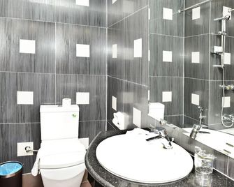 Hotel Grand United - 21st Downtown - יאנגון - חדר רחצה