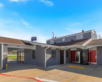 Golden Inn Dallas by Hotel O - Balch Springs - Bâtiment