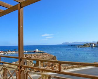 Porto Kalamaki Hotel - Galatás - Balkon