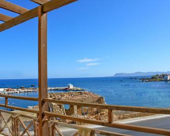 Porto Kalamaki Hotel - Galatás - Balcony