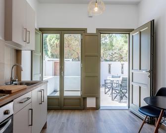 Apeiron Blue Perissa Apartments - Perissa - Kitchen