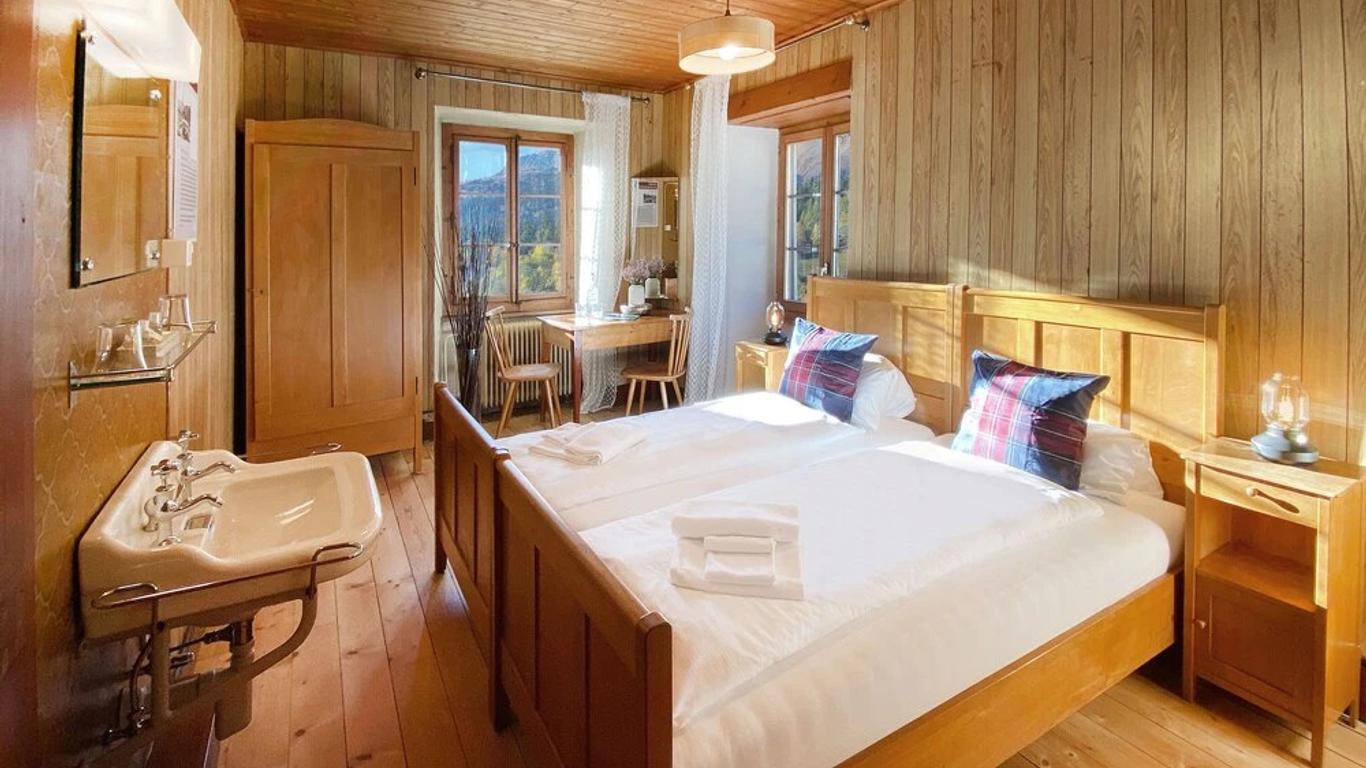 Du Glacier Boutique & Traditions Hotel