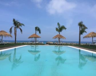 Sunshine Beach Resort - Ricadi - Piscina