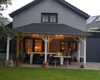 Bed And Breakfast Mooi Achel - Achel - Edificio