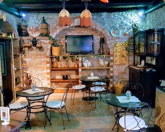 Albergo Diffuso Borgo Santa Caterina - Castiglione di Sicilia - Bar