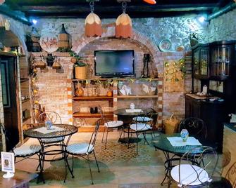 Albergo Diffuso Borgo Santa Caterina - Castiglione di Sicilia - Bar