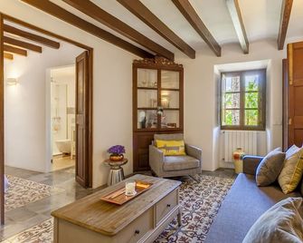 Stunning, recently restored luxury 1730 Finca, Pool, Orchard, Mountain views, Wi - Sóller - Huiskamer