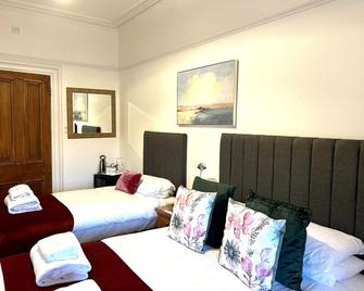 Bythesea Guest House - Ayr