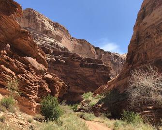 Outdoors Persons Playground - Green River - Edificio