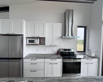 Remote Prairie Home Getaway - Herington - Cocina