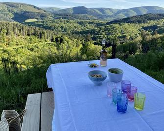 Renovated farmhouse with heated pool, Ht Languedoc Regional Park - Courniou - Restaurante