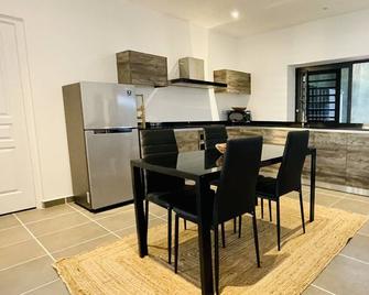 Stunning view with Private Pool - Punaauia - Dining room