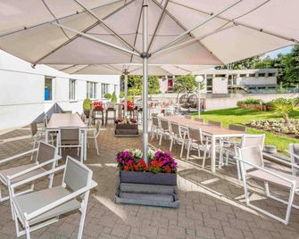 Novotel Suites Genève Aéroport - Geneva - Patio