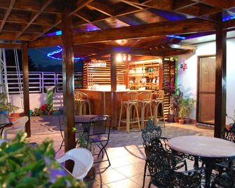 Dzr Guest House - Thành phố Puerto Princesa - Bar