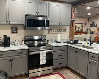 Rustic and cozy 2 bedroom apartment in charming Lucedale Ms, with WiFi,AC - Lucedale - Cocina