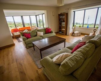 Luxury Seaside Cottage, Stunning Ocean Views, Waterville, Ring of Kerry - Waterville - Living room