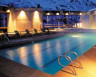 Snowbird Cliff Club Ski In/Out 2 Bdrm Condo 2/14/26-2/21/26 - Alta - Piscina
